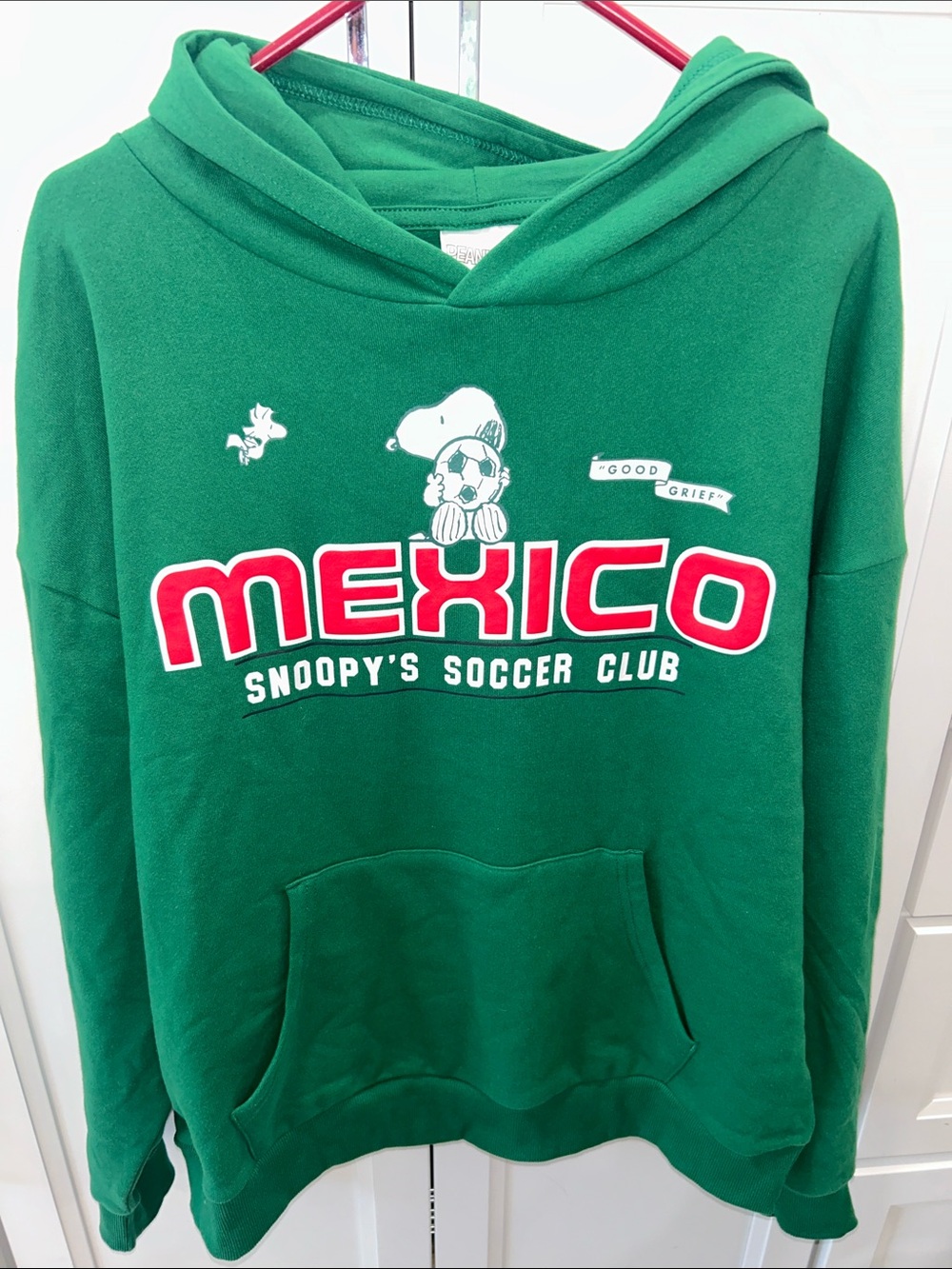 Peanuts Snoopy Mexico Soccer Hoodie Size Medium NWT